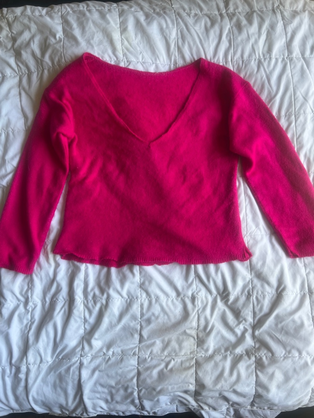 WOMENS HOT PINK CASHMERE V-NECK SWEATER